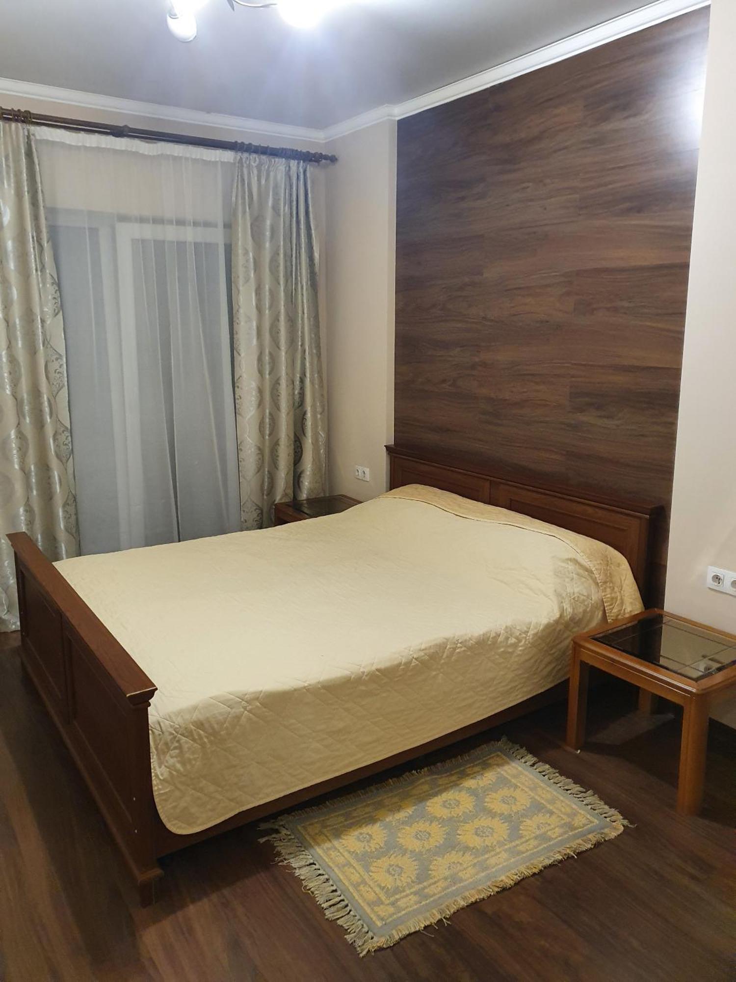 Lutsk, Double-Room Apartments Екстериор снимка